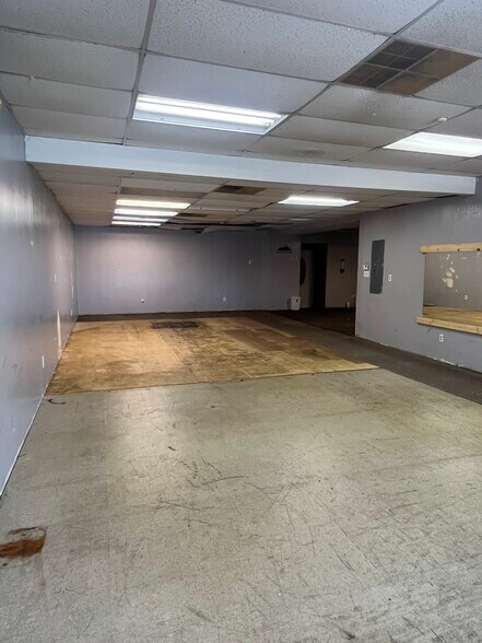 More Photos Of 26 W Main St, Shelby Storefront Retail Office For Sale