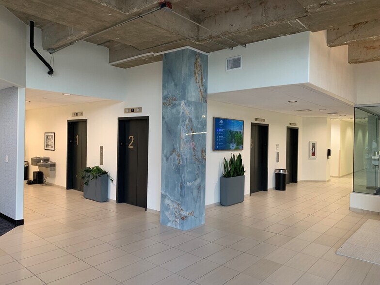 More Photos Of 8119 Datapoint Dr, San Antonio Office For Lease