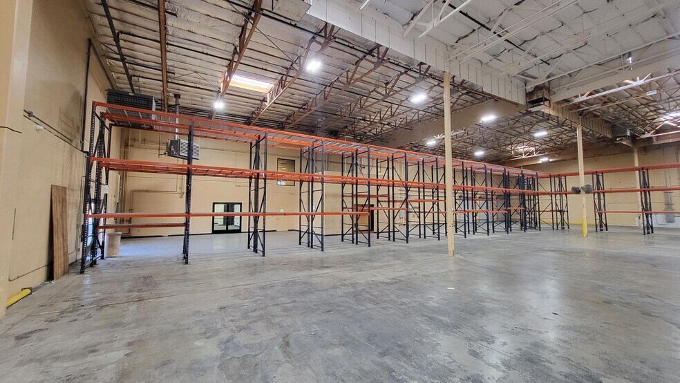 More Photos Of 3325-3326 W Oquendo Rd, Las Vegas Warehouse For Lease