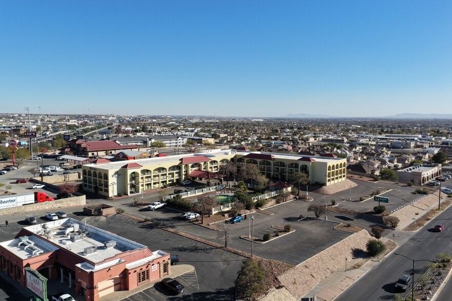 More Photos Of 900 N Yarbrough Dr, El Paso Hotel For Sale