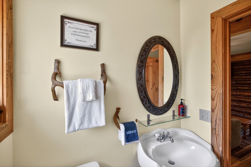 More Photos Of 1258 Highway 141, White Salmon Hospitality For Sale