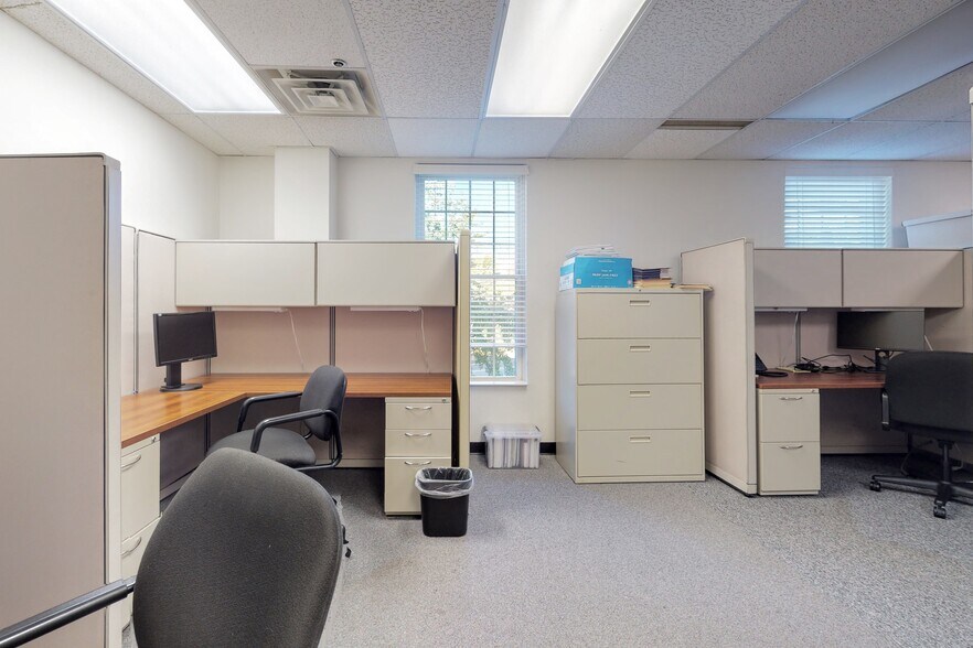 More Photos Of 2 Forest Ave, Oradell Medical For Sale