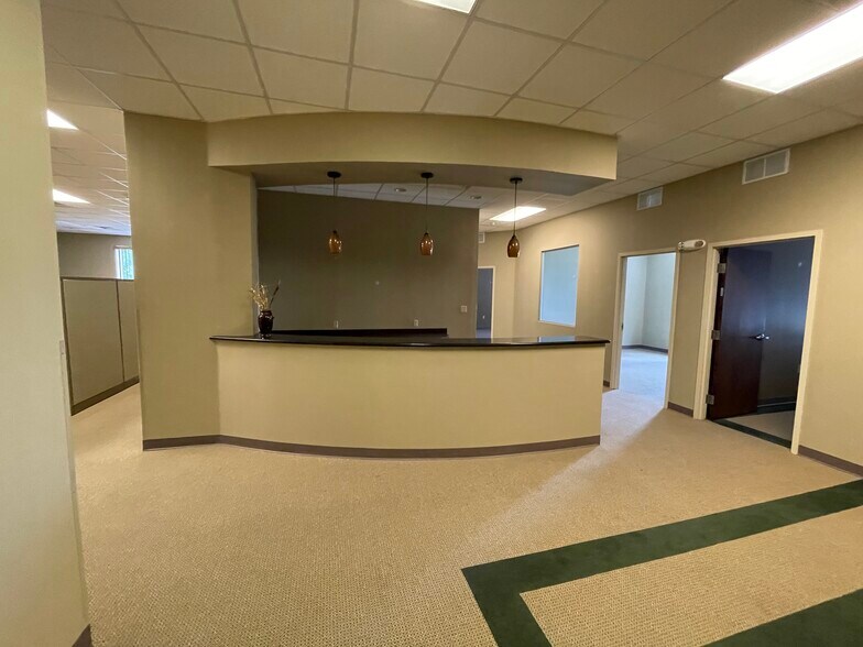 More Photos Of 1010 Davis St, Jacksonville Office For Lease