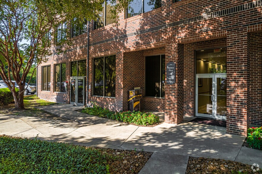 More Photos Of 11467 Huebner Rd, San Antonio Office For Lease