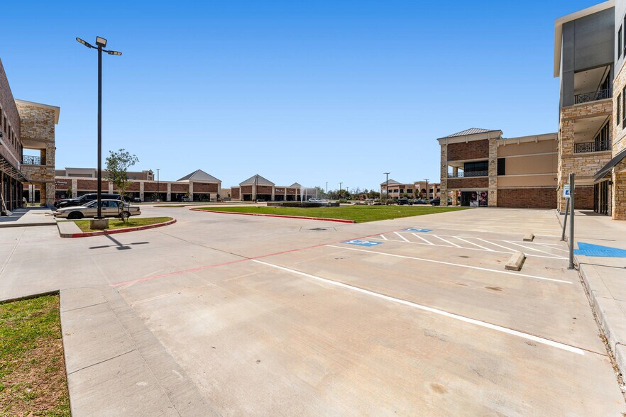 More Photos Of 4899 Highway 6, Missouri City Restaurant For Sale