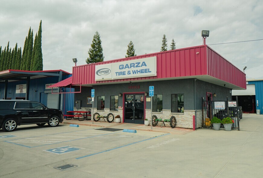 Primary Photo Of 6886 Santa Fe Dr, Winton Auto Repair For Sale
