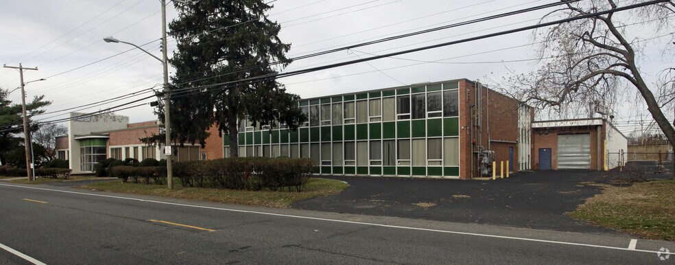 Primary Photo Of 230 Duffy Ave, Hicksville Warehouse For Lease