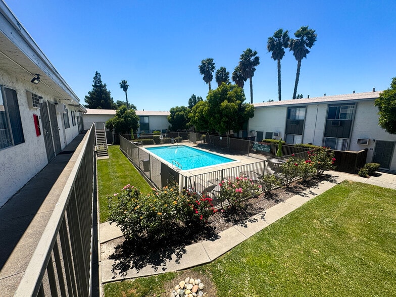 More Photos Of 1400 Humphrey Dr, Suisun City Apartments For Sale