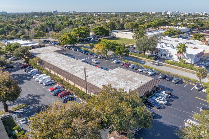 More Photos Of 7390 NW 5th St, Plantation Unknown For Lease