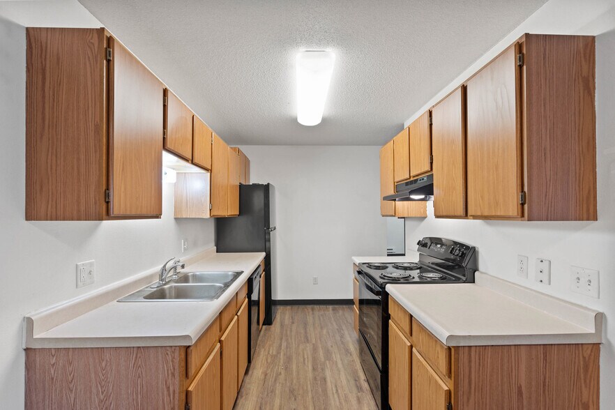 More Photos Of 611 W Van Weiss Blvd, West Burlington Apartments For Sale