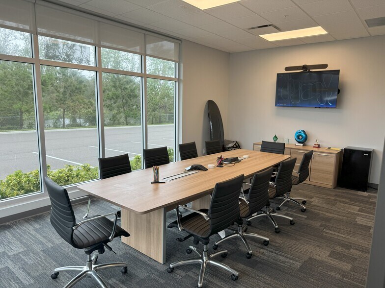 More Photos Of 5817 24th St E, Bradenton Warehouse For Lease