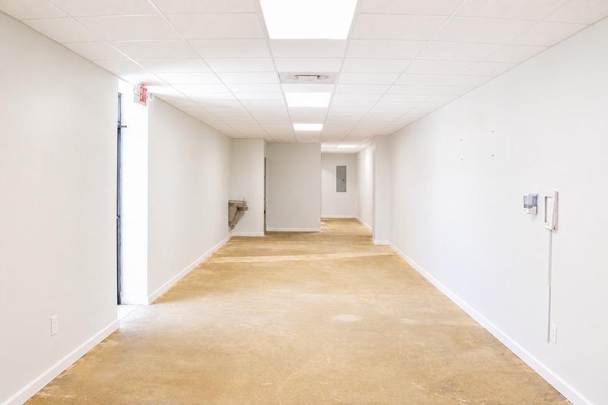 More Photos Of 4100 Fairfield Dr, Pensacola Freestanding For Lease