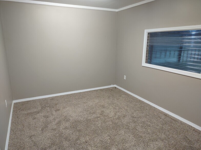 More Photos Of 9381 Hard Dr, Foley Warehouse For Lease