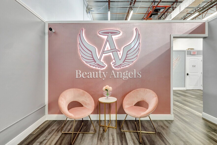 More Photos Of 1200 S Rogers Cir, Boca Raton Warehouse For Lease