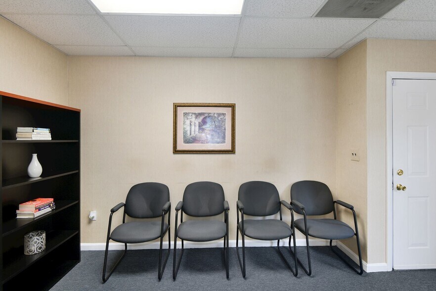 More Photos Of 13621-13689 Baltimore Ave, Laurel Medical For Sale