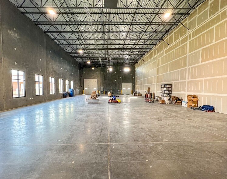 More Photos Of 673-675 Spirit Valley West Dr, Chesterfield Warehouse For Sale