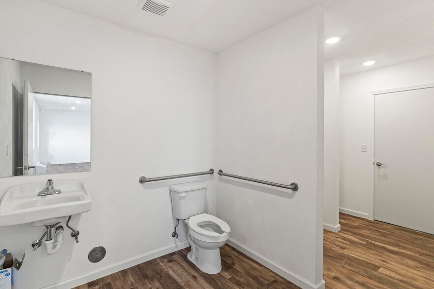 More Photos Of 9709 Hayden Drive, Mascoutah Warehouse For Sale