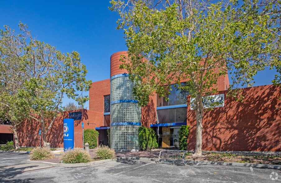 More Photos Of 1631 N 1st St, San Jose Office Residential For Lease