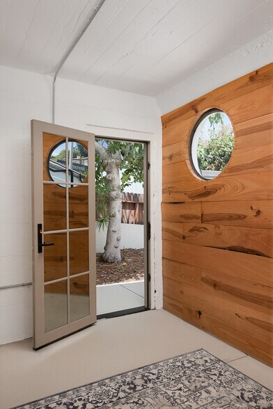 More Photos Of 1913-1915 Hyperion Ave, Los Angeles Loft Creative Space For Sale