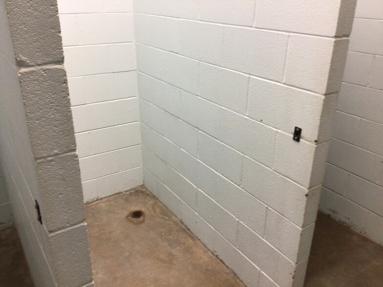 More Photos Of 1 Otter Creek Cir, Little Rock Veterinarian Kennel For Sale