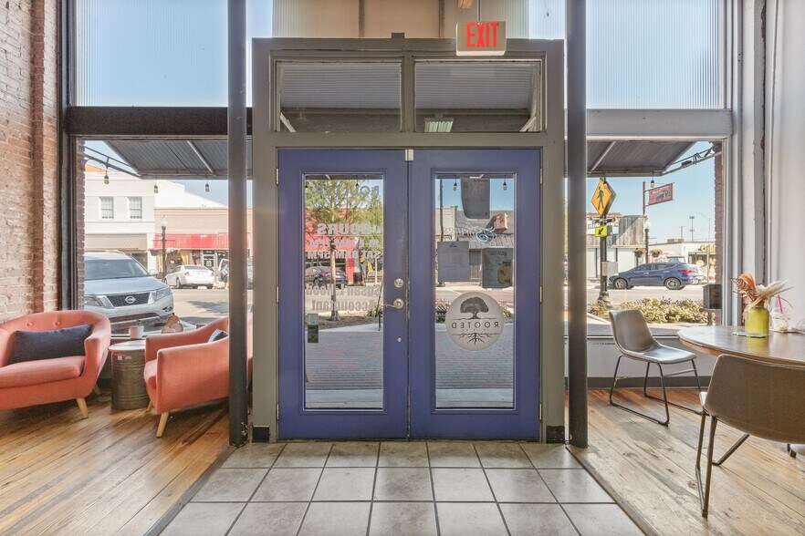 More Photos Of 116-118 N Main St, Sand Springs Storefront Retail Residential For Sale