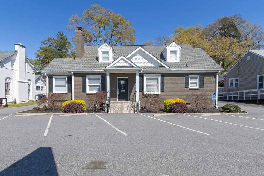 Primary Photo Of 2006 N Main St, Anderson Office For Sale