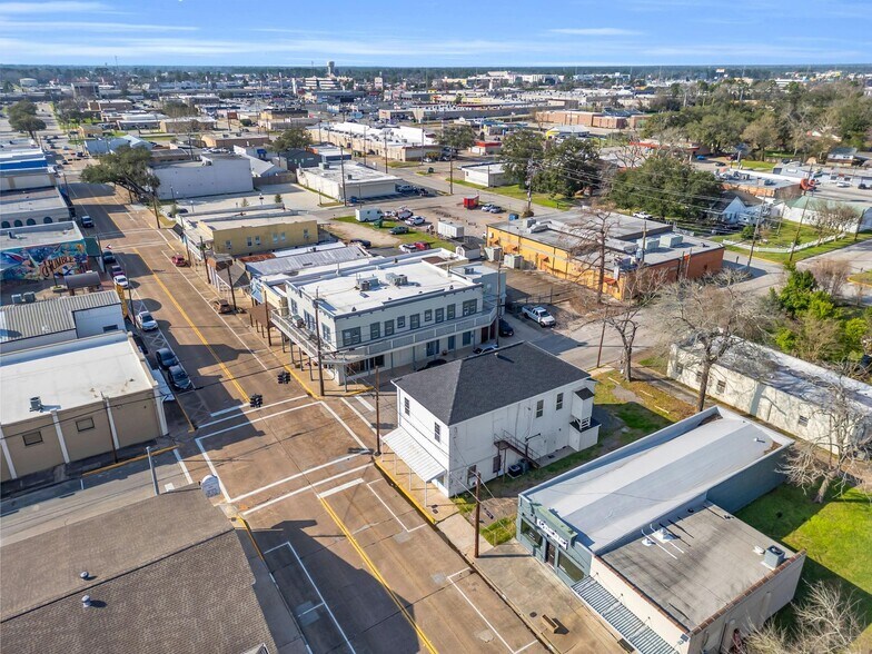 More Photos Of 401 E Main St, Humble Office For Sale