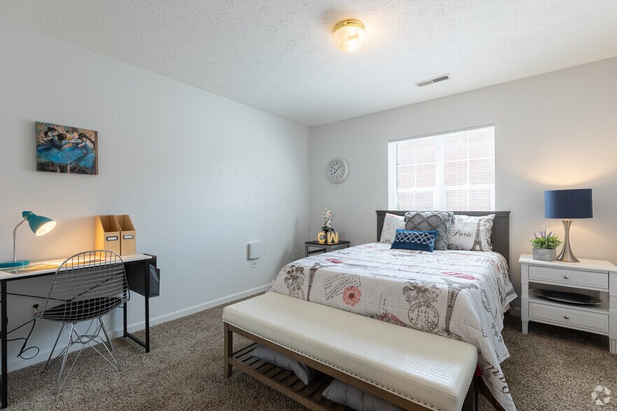 More Photos Of 1300 Cimarron Cir, Fairborn Apartments For Sale