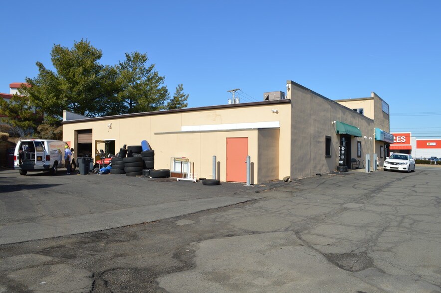 More Photos Of 233 W Route 59, Nanuet Storefront For Lease