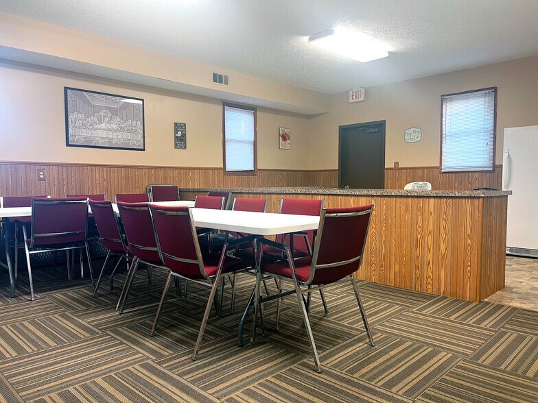 More Photos Of 418 S 14th St, Wymore General Retail For Sale