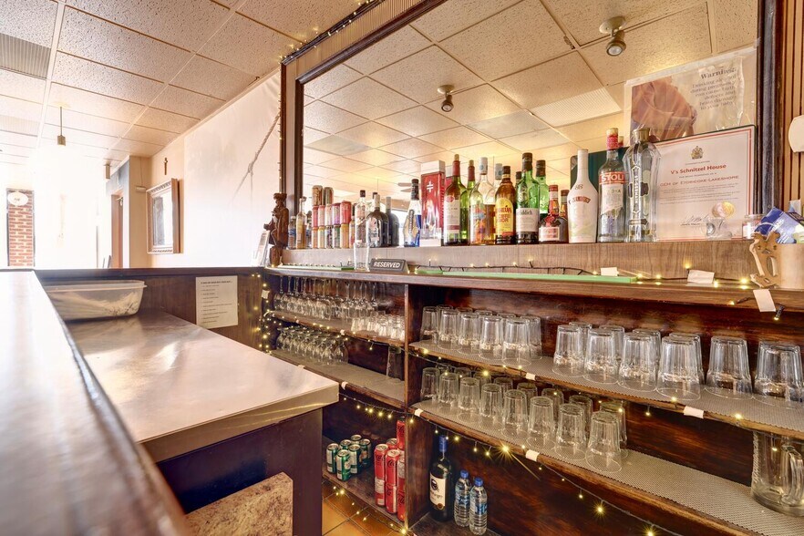 More Photos Of 448 Browns Line, Toronto Restaurant For Sale