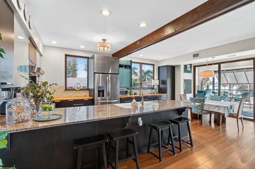 More Photos Of 5657 Shore S blvd, Gulfport Specialty For Sale