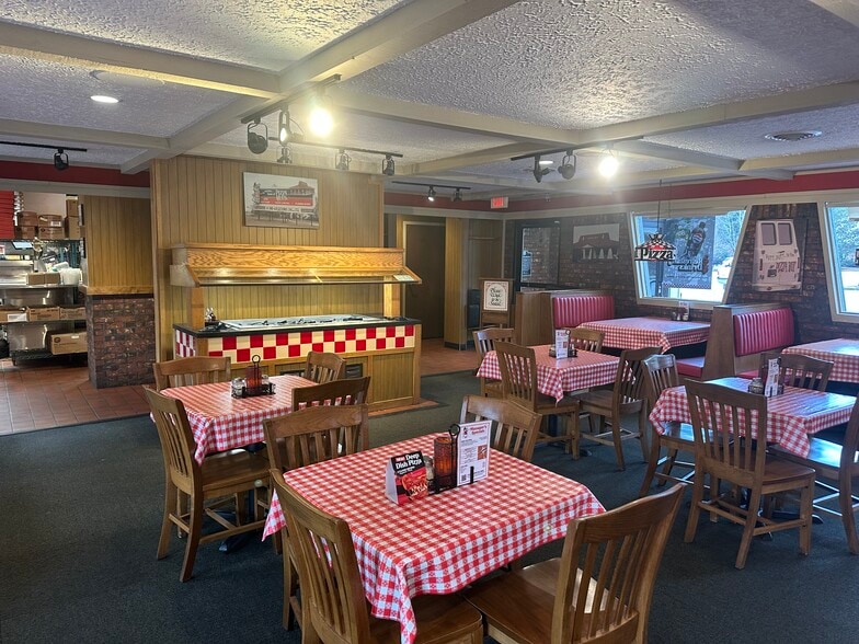 More Photos Of 1352 S Chestatee, Dahlonega Storefront For Sale