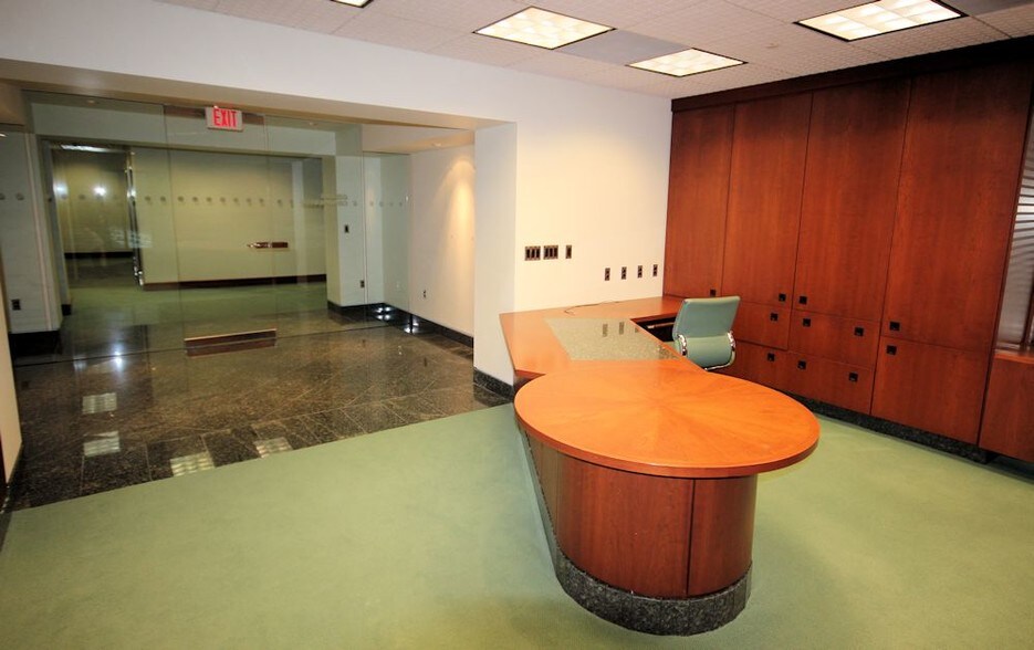 More Photos Of 1000 N Front St, Wormleysburg Office Residential For Lease