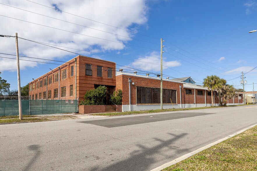 More Photos Of 2127 Hubbard St, Jacksonville Manufacturing For Sale