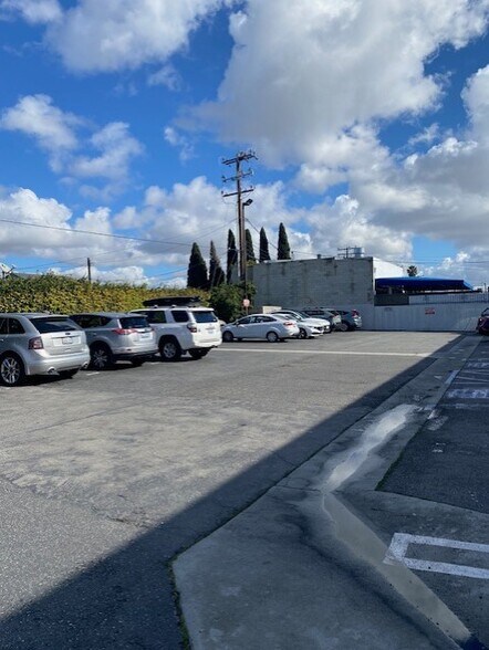 More Photos Of 5035 W Rosecrans Ave, Hawthorne Freestanding For Sale