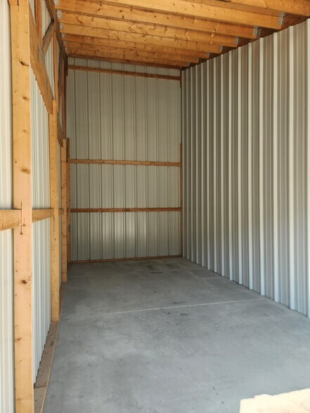 More Photos Of 173 385th Ave, Grinnell Self Storage For Sale