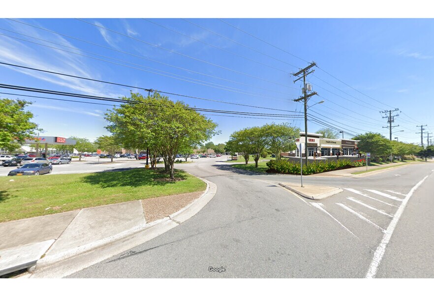 More Photos Of 1110 N Main St, Suffolk Freestanding For Lease
