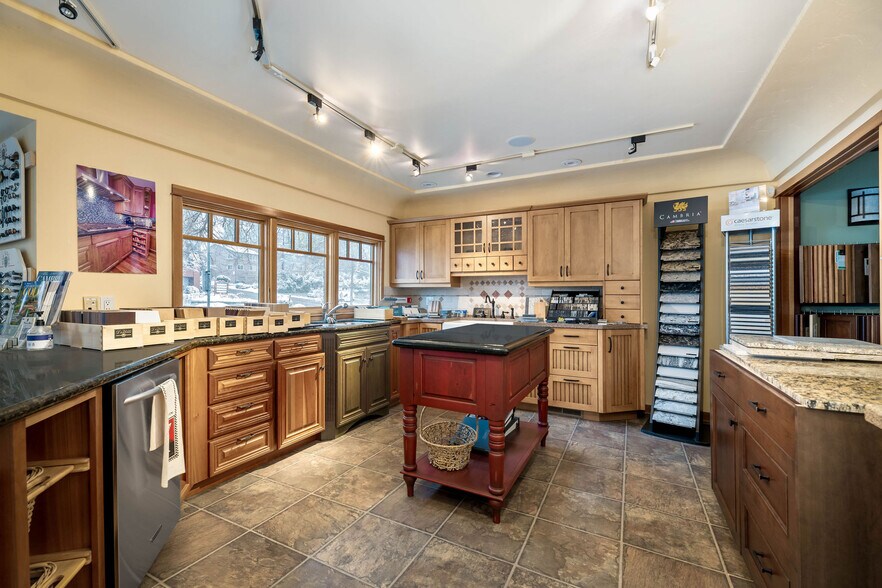 More Photos Of 1072 E Main St, Grass Valley Office For Sale