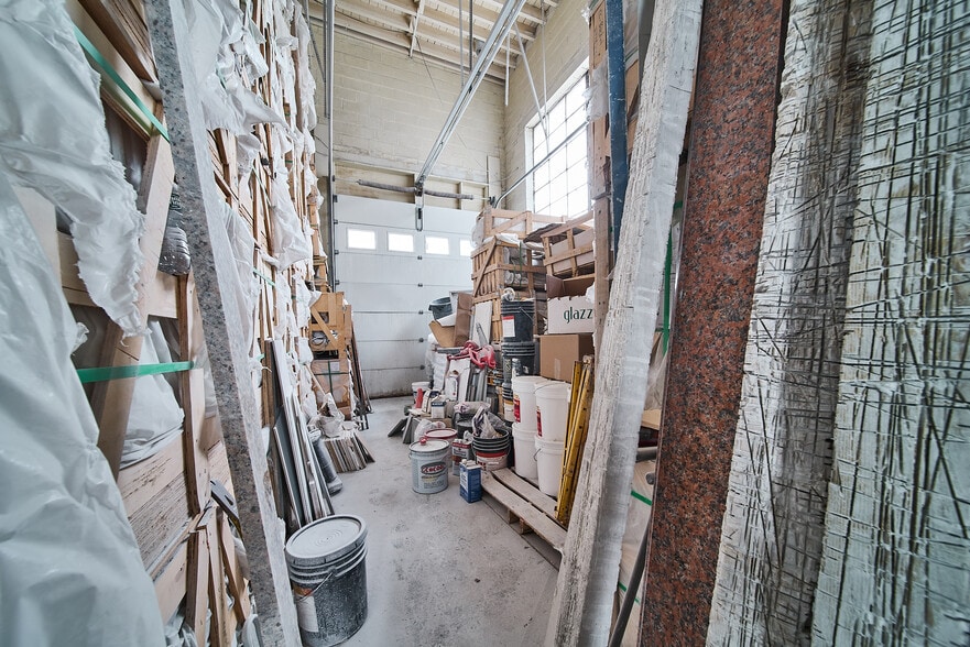 More Photos Of 2100 Jericho Tpke, Garden City Park Warehouse For Lease