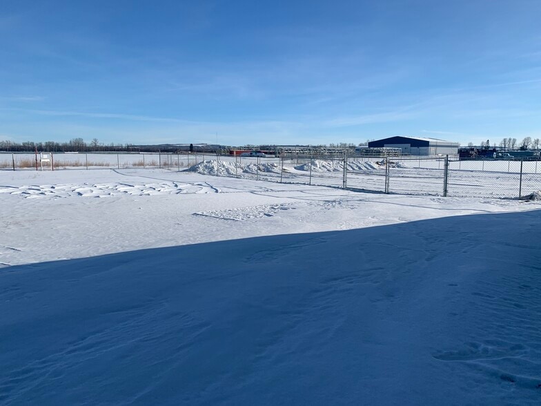 More Photos Of 20 Veenstra Dr, Red Deer County Warehouse For Lease