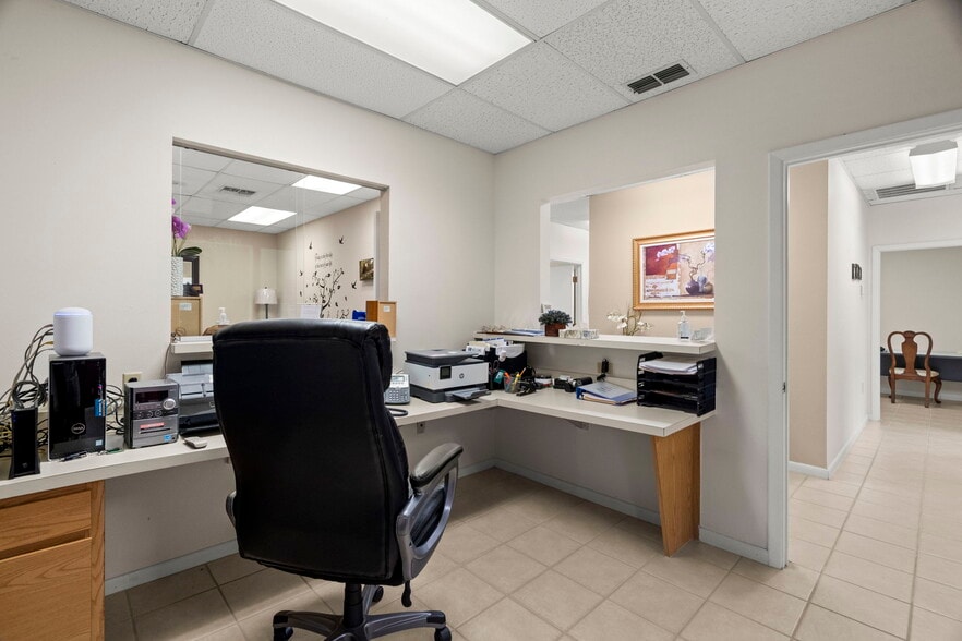 More Photos Of 10333 Seminole Blvd, Largo Office For Sale