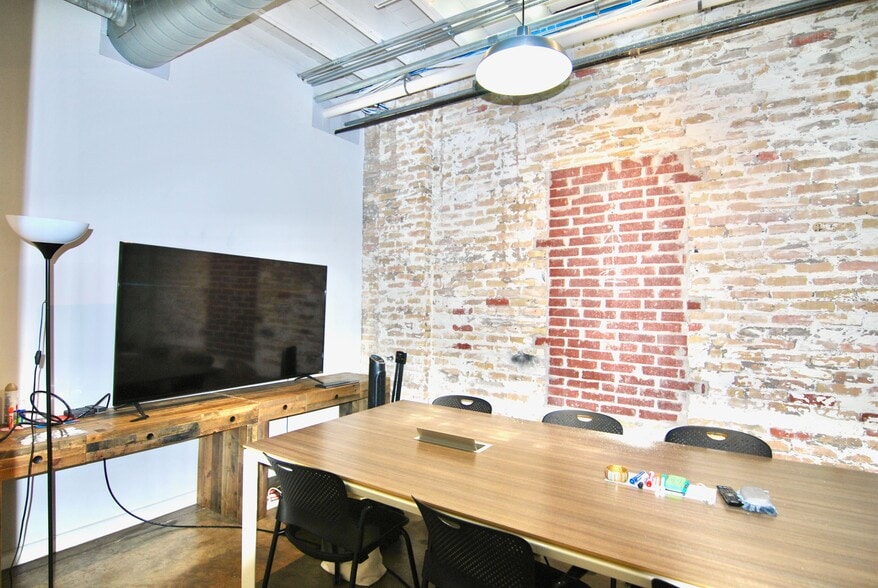 More Photos Of 1101 E 6th St, Austin Loft Creative Space For Lease