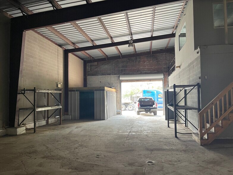 More Photos Of 7207 Navigation Blvd, Houston Flex For Sale