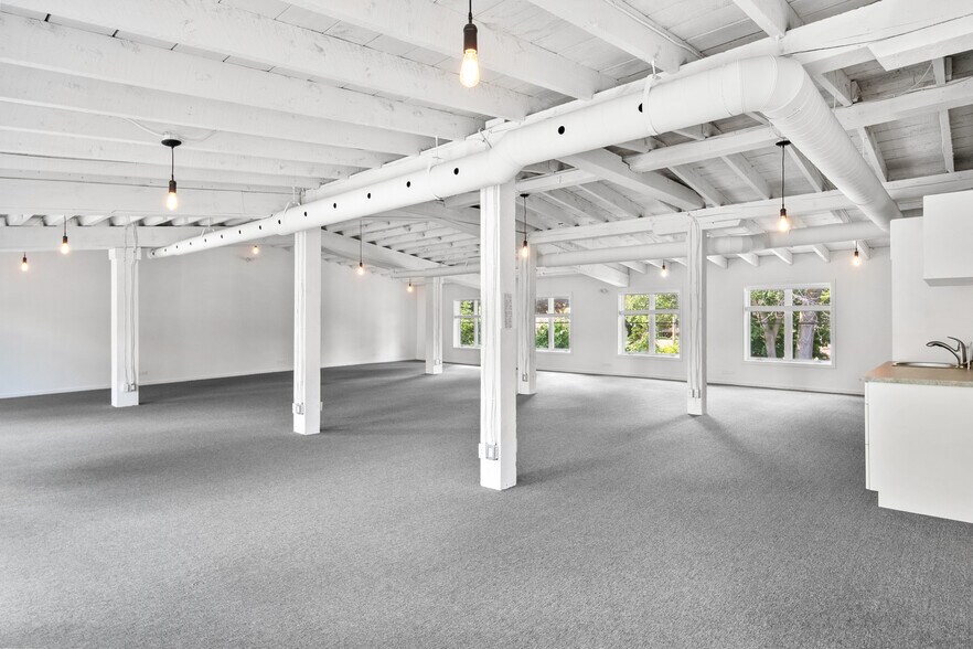 More Photos Of 60 Mill St, Gananoque Medical For Sale