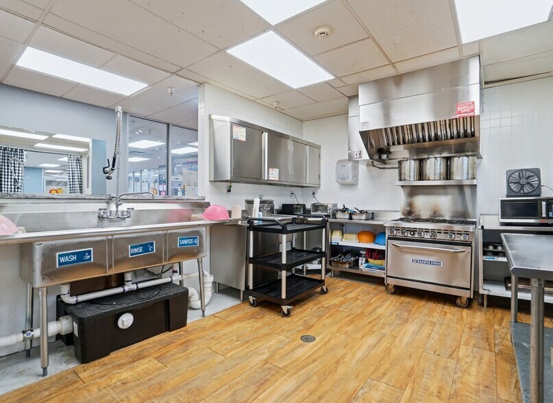 More Photos Of 790 N Main St, Springboro Daycare Center For Sale