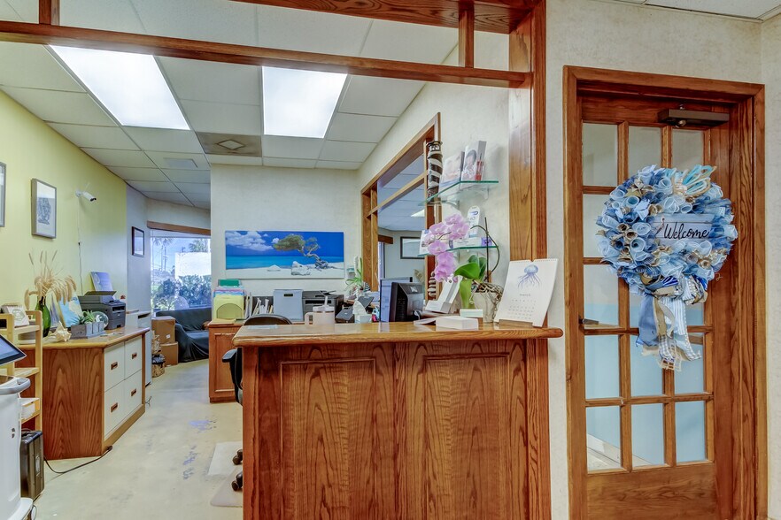 More Photos Of 7603 Seminole Blvd, Seminole Medical For Sale