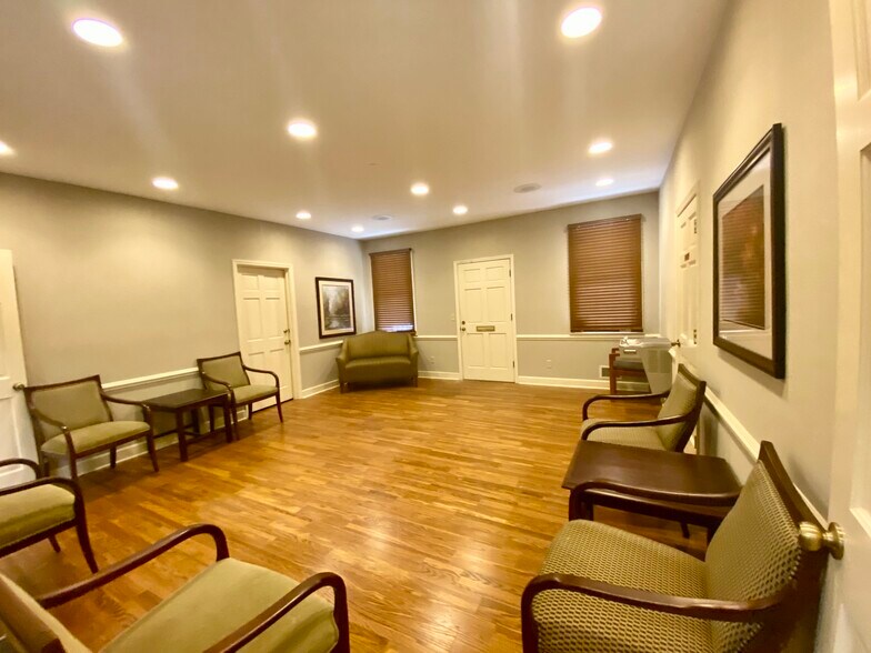 More Photos Of 7041 St Andrews Rd, Columbia Medical For Lease