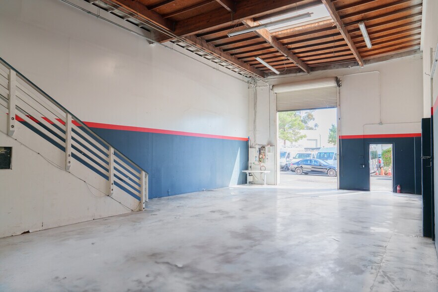 More Photos Of 7754 Arjons Dr, San Diego Manufacturing For Lease