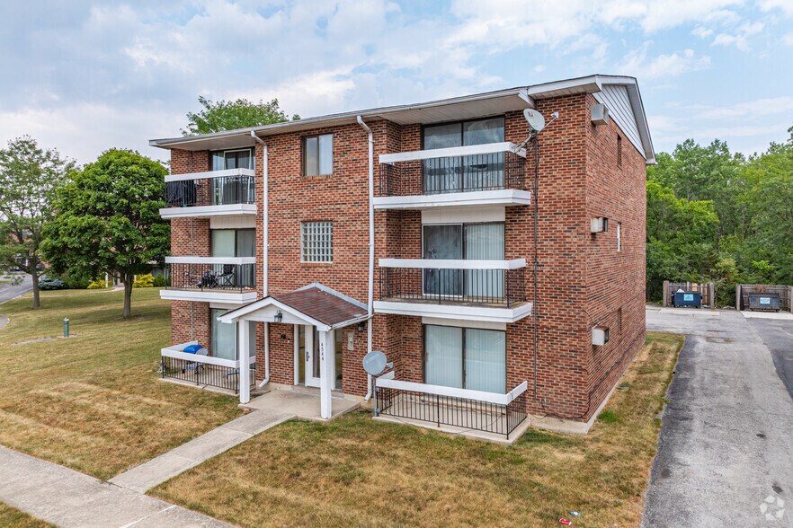 Primary Photo Of 4544 Heartland Dr, Richton Park Apartments For Sale